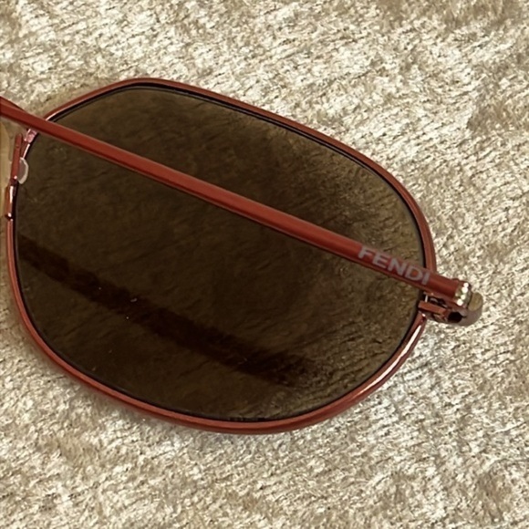 Fendi Retro Pink Metal Wire Frame Sunglasses Round Geometric Lightweight Shades main image 7